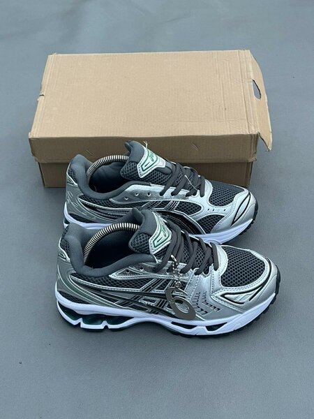 Chaussures de course légères