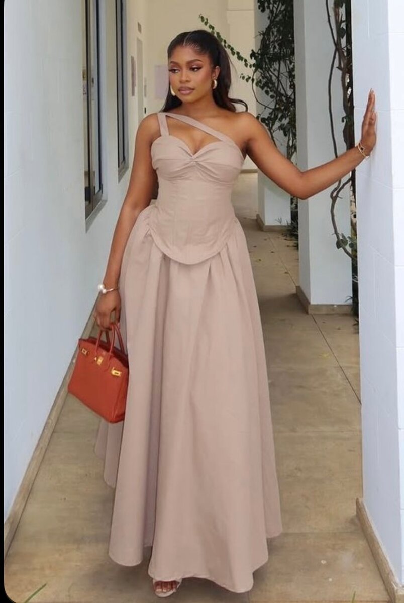 Élégance Robes et Combinaisons