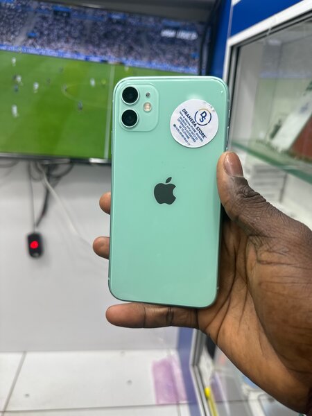 iPhone 11 Vert 64Go quasi neuf