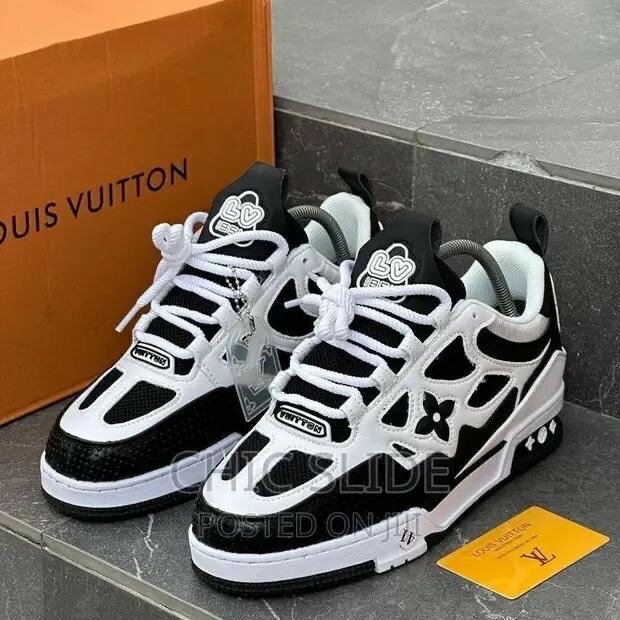 LOUIS VUITTON SNEAKER