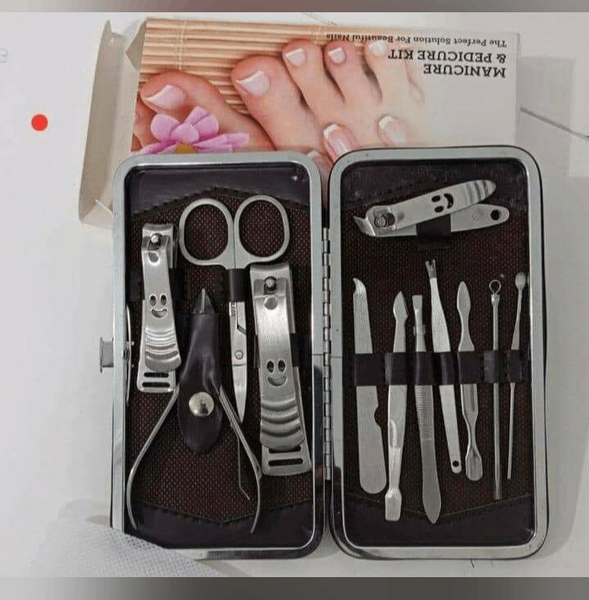 Kit complet coupe ongles 12 pi
