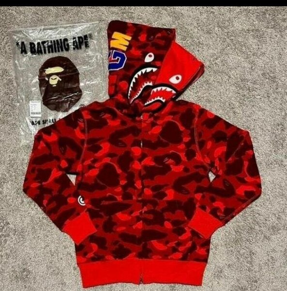A BATHING APE survêtement camouflage requin