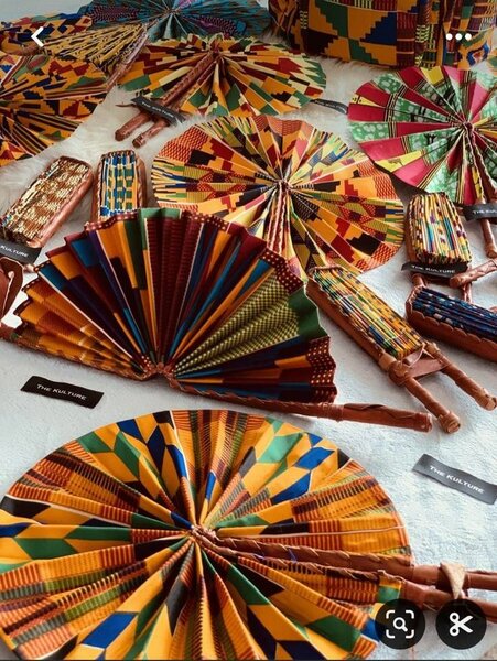 Éventail pliable en tissu imprimé