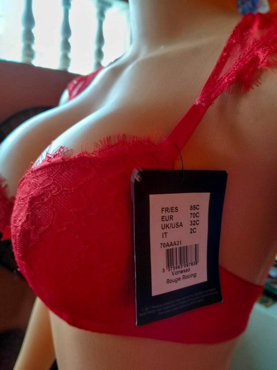 Soutien-gorge en dentelle rouge
