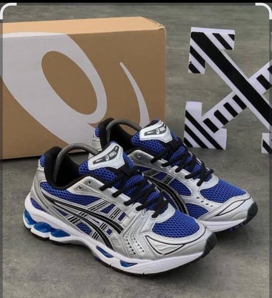 Asics avec le carton