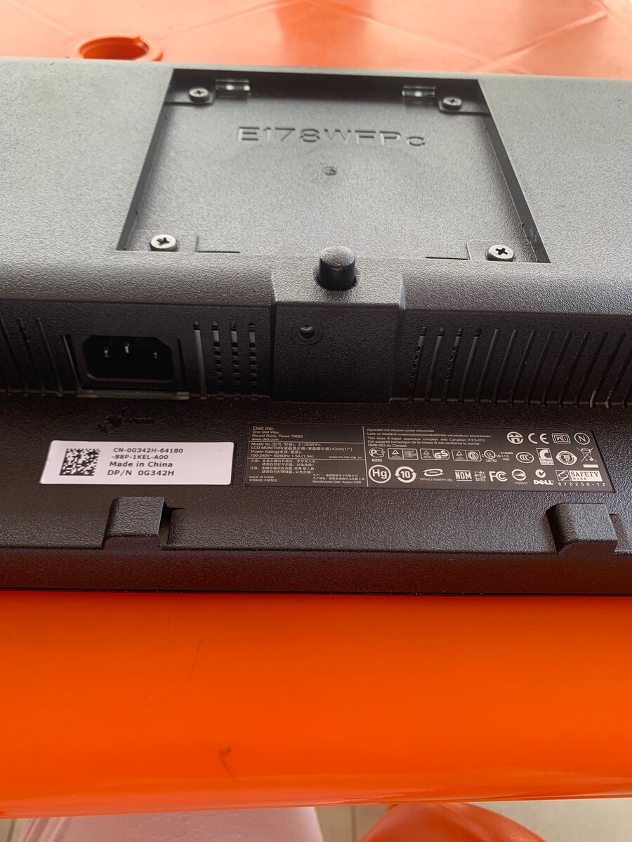 Moniteur Dell 17 pouces LED