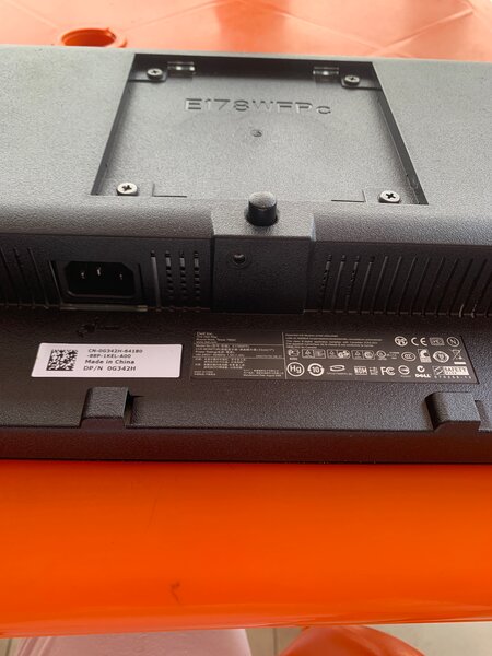 Moniteur Dell 17 pouces LED