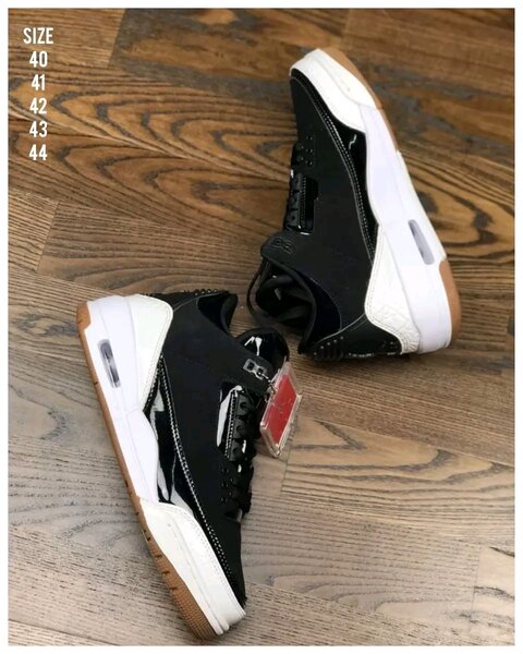 Air jordan noires élégantes