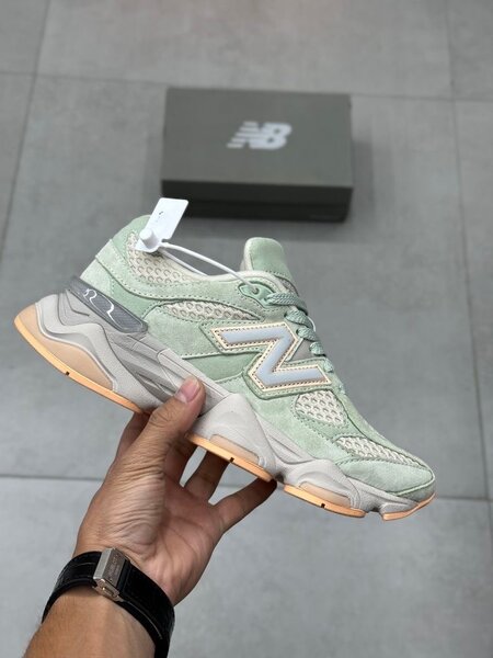 New Balance 9060