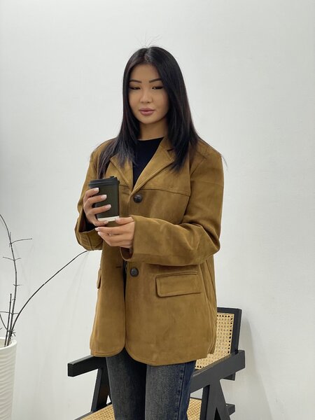 Пиджак из замши