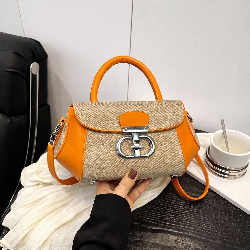 Sac à main en cuir et tissu