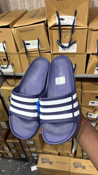 Sandales de bain rayées