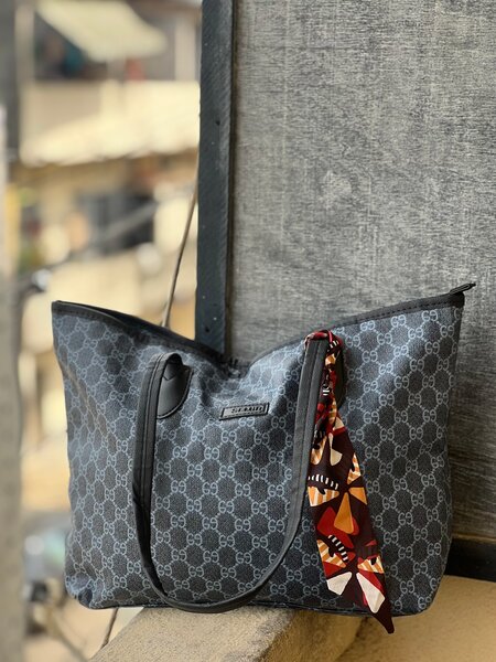 Sac à main élégant motif imprimé