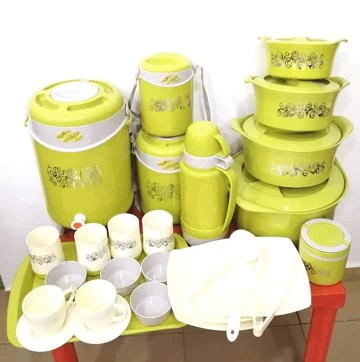 Service de table en plastique