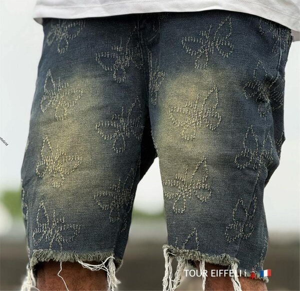 Shorts en jean brodés papillons