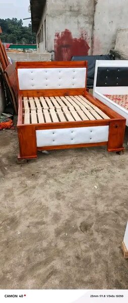 Lit double en bois design