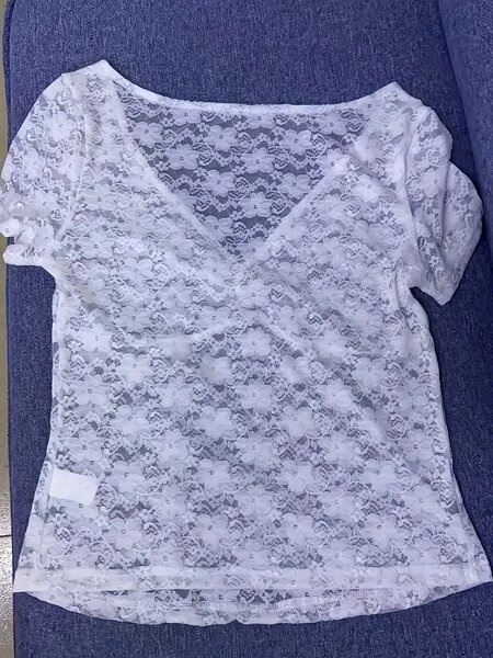 Blouse en dentelle blanche