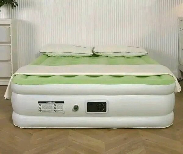 Lit gonflable avec pompe intégrée
