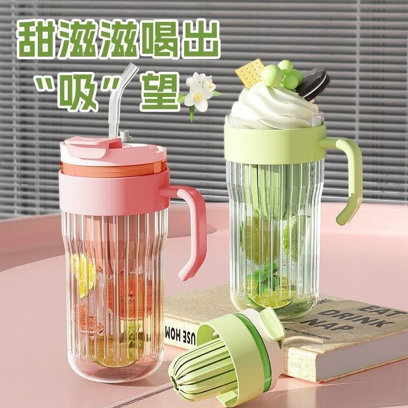 Gobelet Tritan avec paille