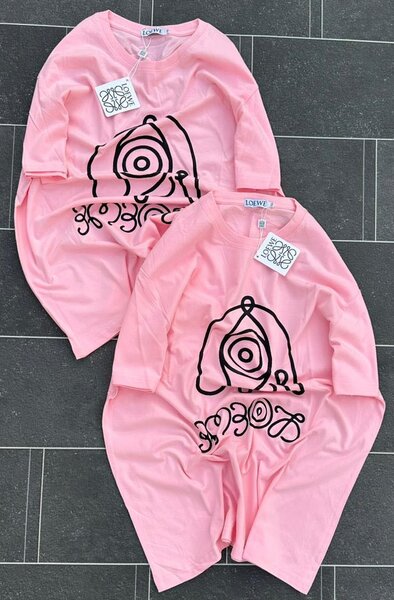 T-shirt oversize rose graphique