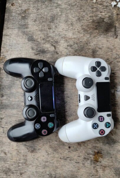 Manette PS4 DualShock 4 - Accessoires gaming