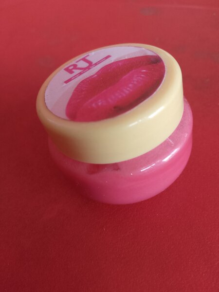 Pink lip cream for dark lips