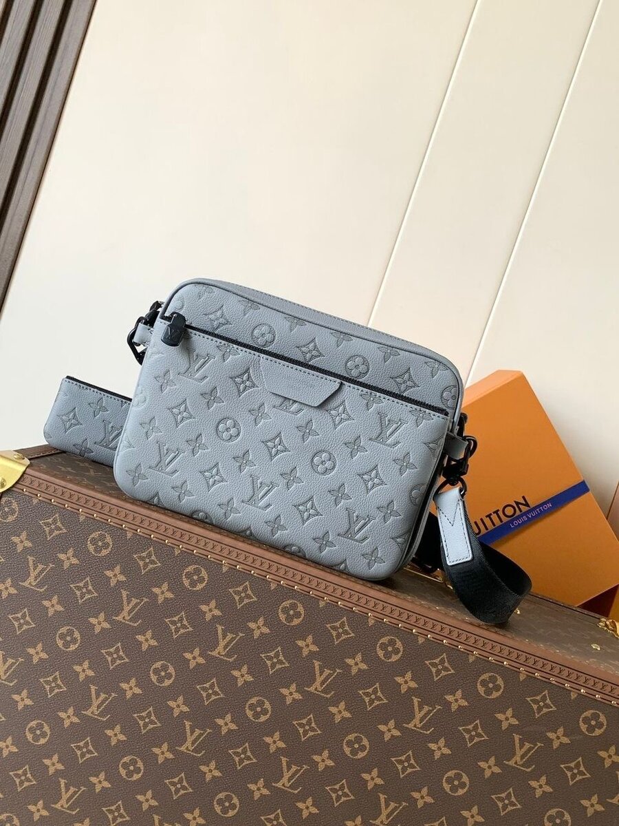 Sac bandoulière Louis Vuitton gris