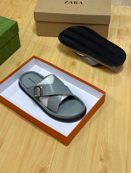 Sandales grises élégantes homme