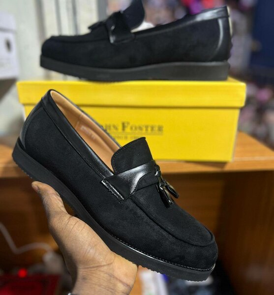 Mocassins en daim noirs élégants