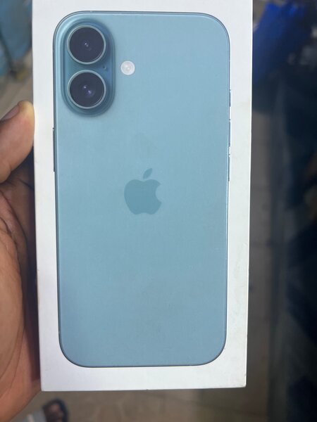 iPhone 16 simple disponible au magasin