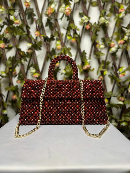 Sac à main perlé élégant