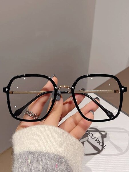 Lunettes à monture carrée élégante