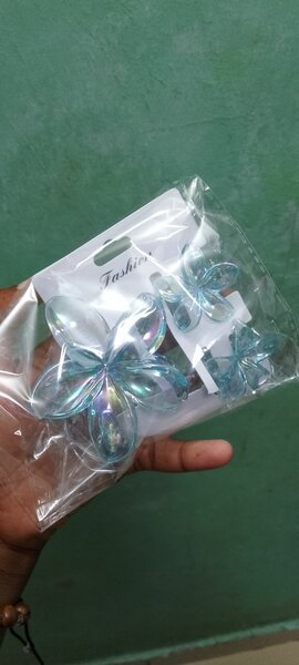 Accessoires de cheveux en forme de fleur