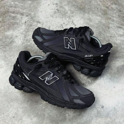 NEW BALANCE 1906R