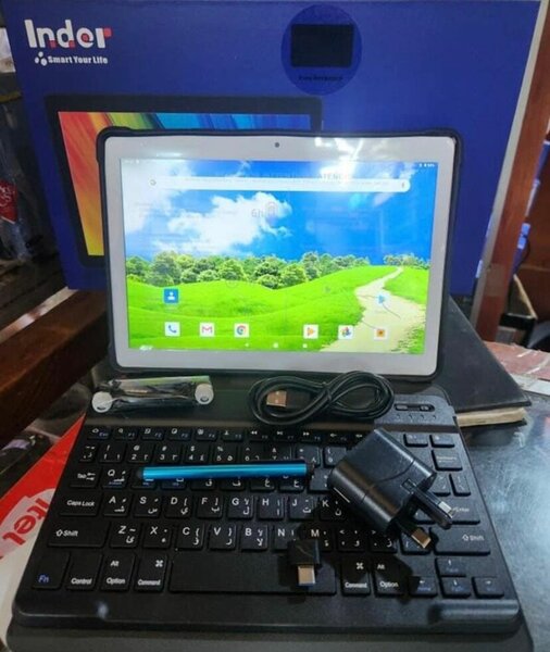 Tablette avec clavier Inder