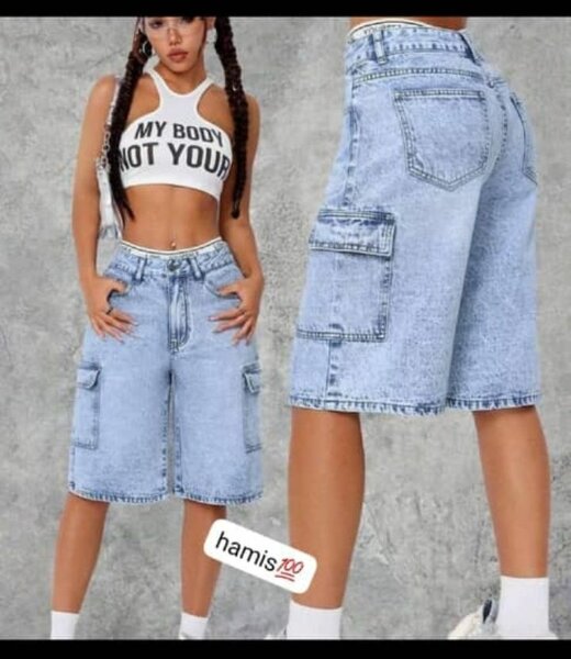 Jupe courte cargo en jean bleu clair