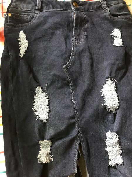 Jupe en jean déchirée