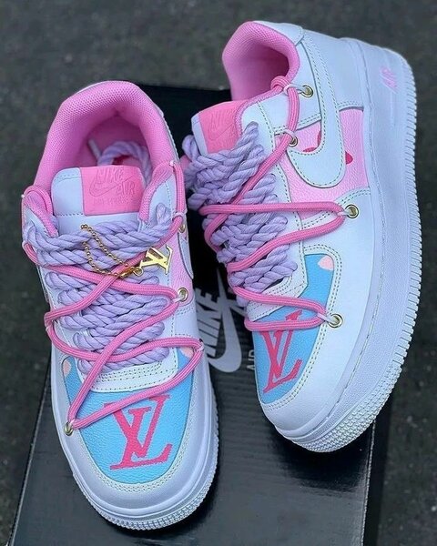 Nike Sneaker