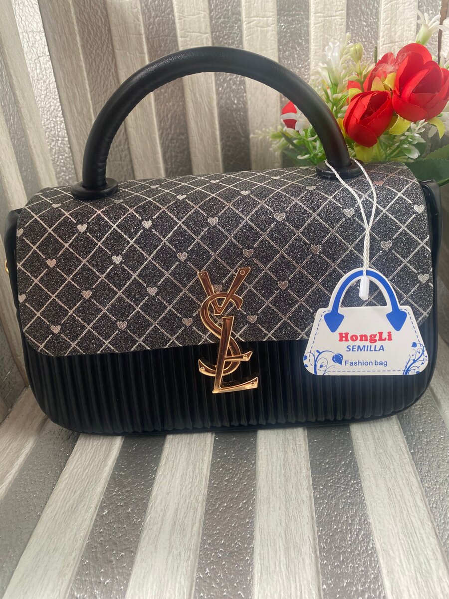 Sac à main élégant noir