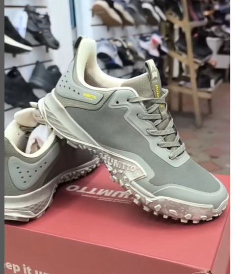 Мужские кроссовки