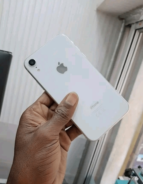 iPhone blanc élégance