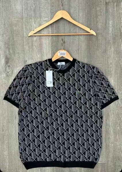 T-shirt noir homme avec motif géométrique