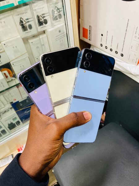 Samsung Galaxy FLIP 4