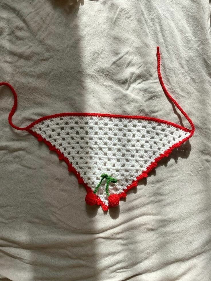 Bandeau en crochet cerises chic
