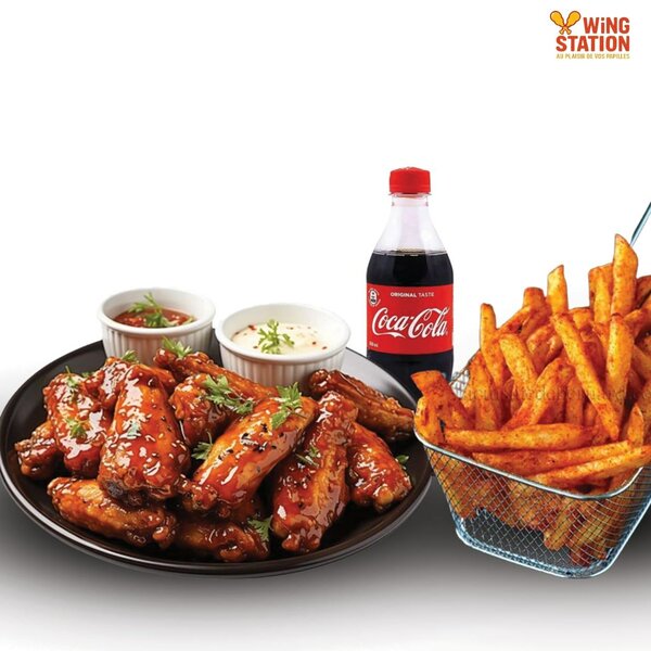 Ailes de Poulet Épicées avec Frites