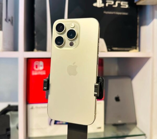 15 PRO 128GB PHYSICAL SIM FACTORY UNLOCKED