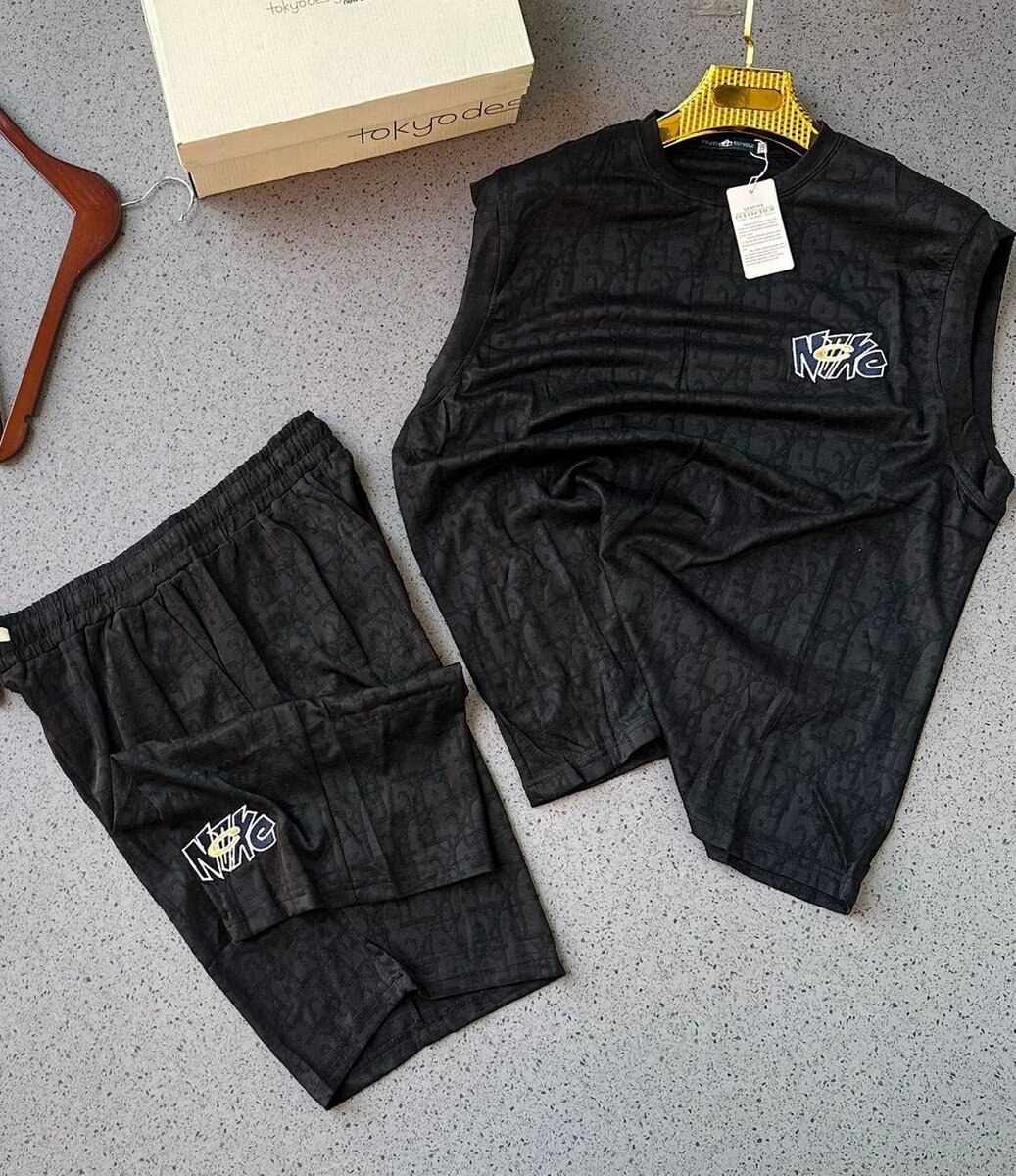 Quality sleeveless shirt and down