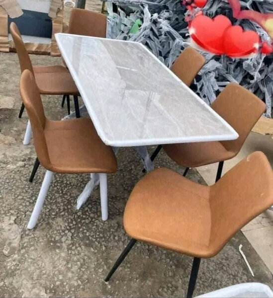 Table à manger moderne en marbre