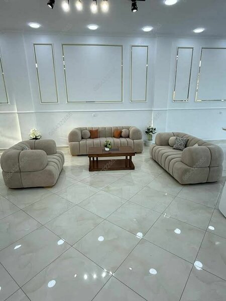 Ensemble canapé et fauteuils modernes