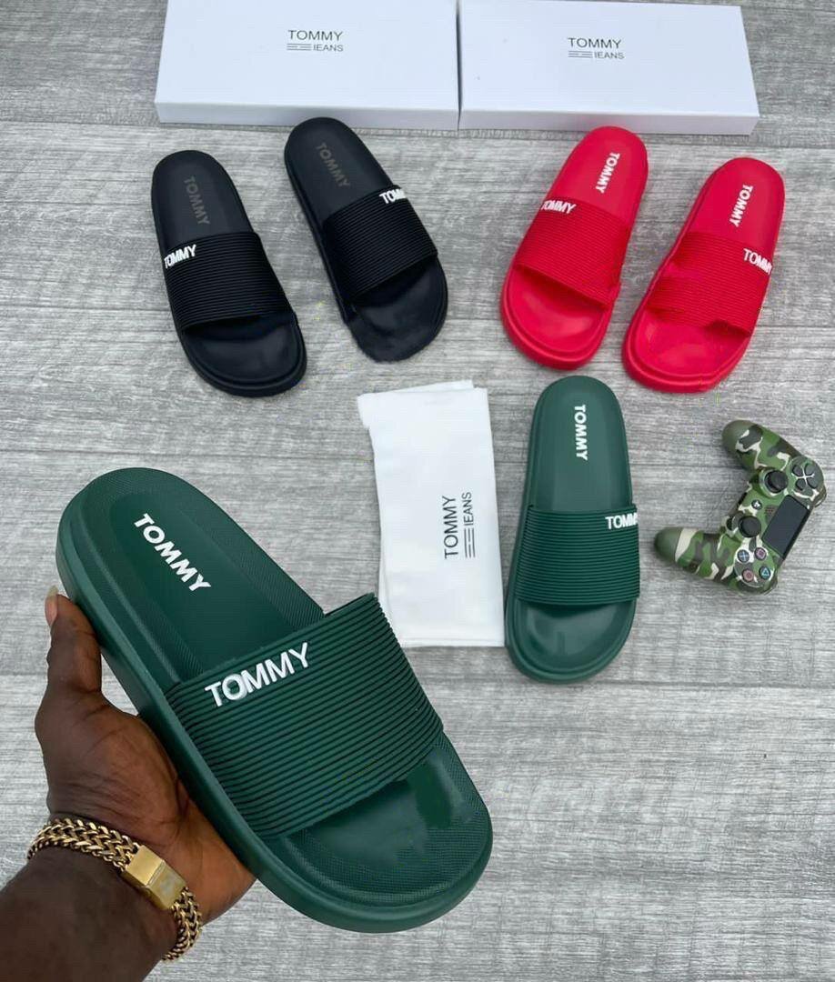 Tommy Slides